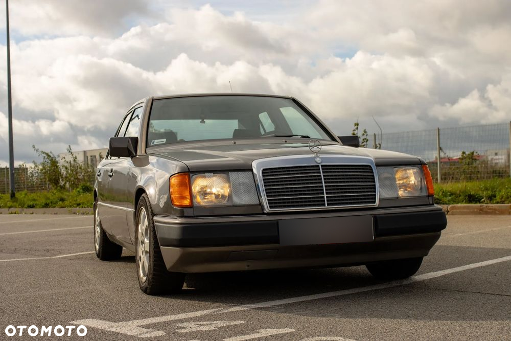Mercedes-Benz W124 (1984-1993) - 11