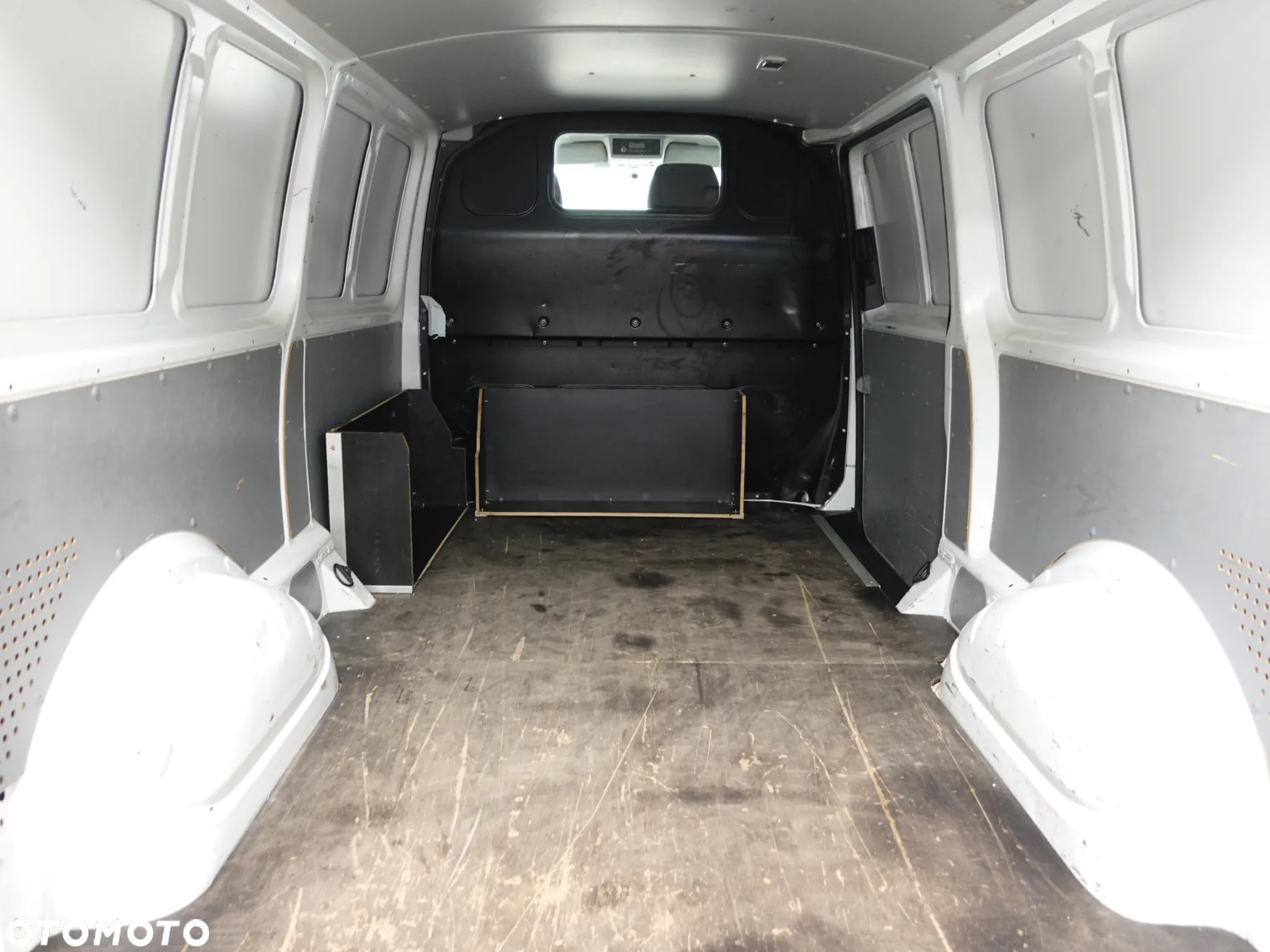 Volkswagen Transporter - Long - 36