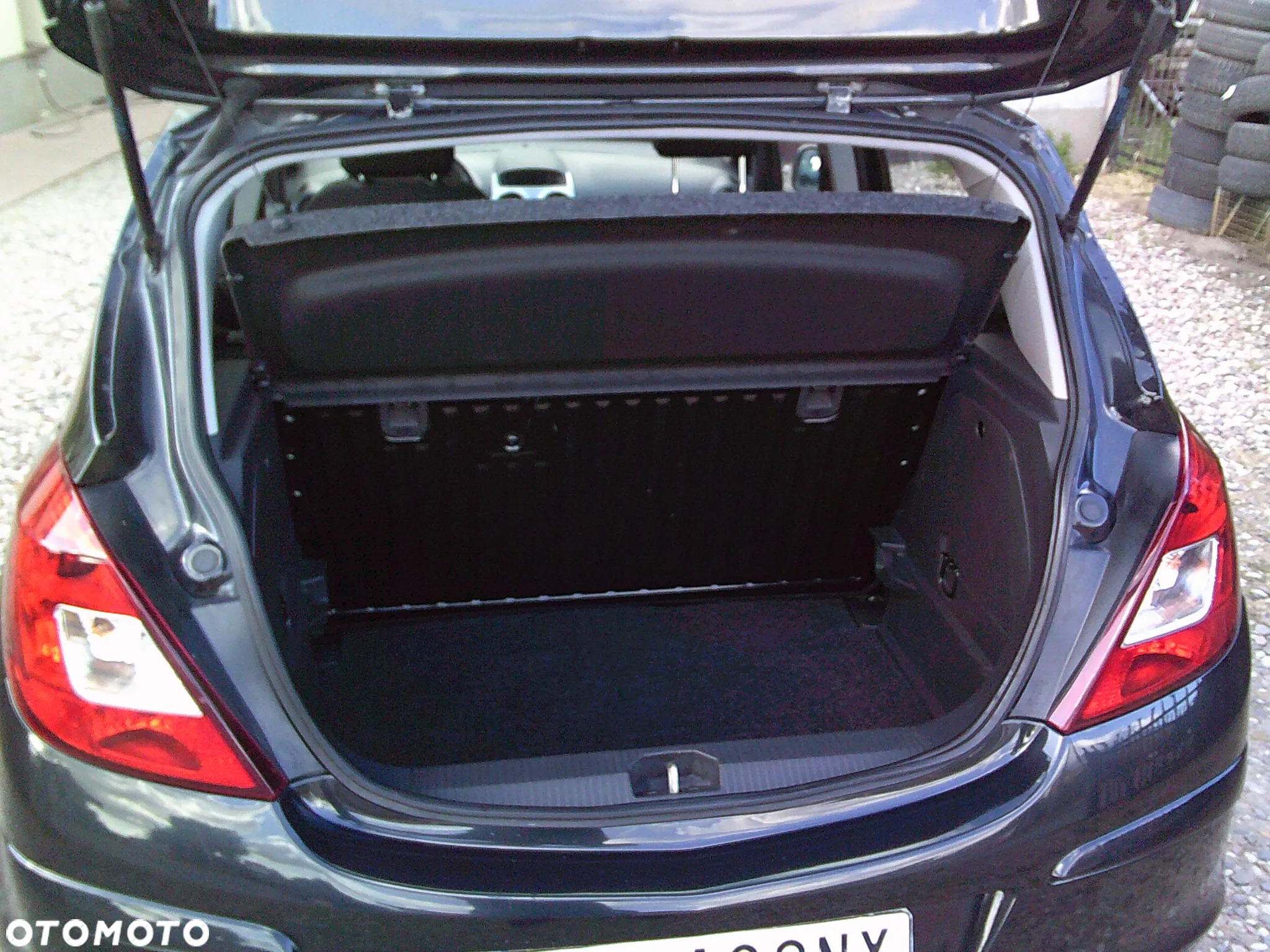 Opel Corsa 1.2 16V Edition / Active - 8