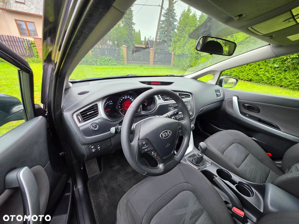 Kia Ceed 1.4 CVVT Attract - 24