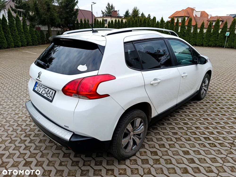 Peugeot 2008 1.6 e-HDi Style S&S - 4