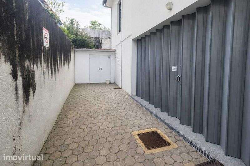Armazém Amplo e Bem Localizado em Nogueira do Cravo-Oliveira Azemeis - Grande imagem: 4/5