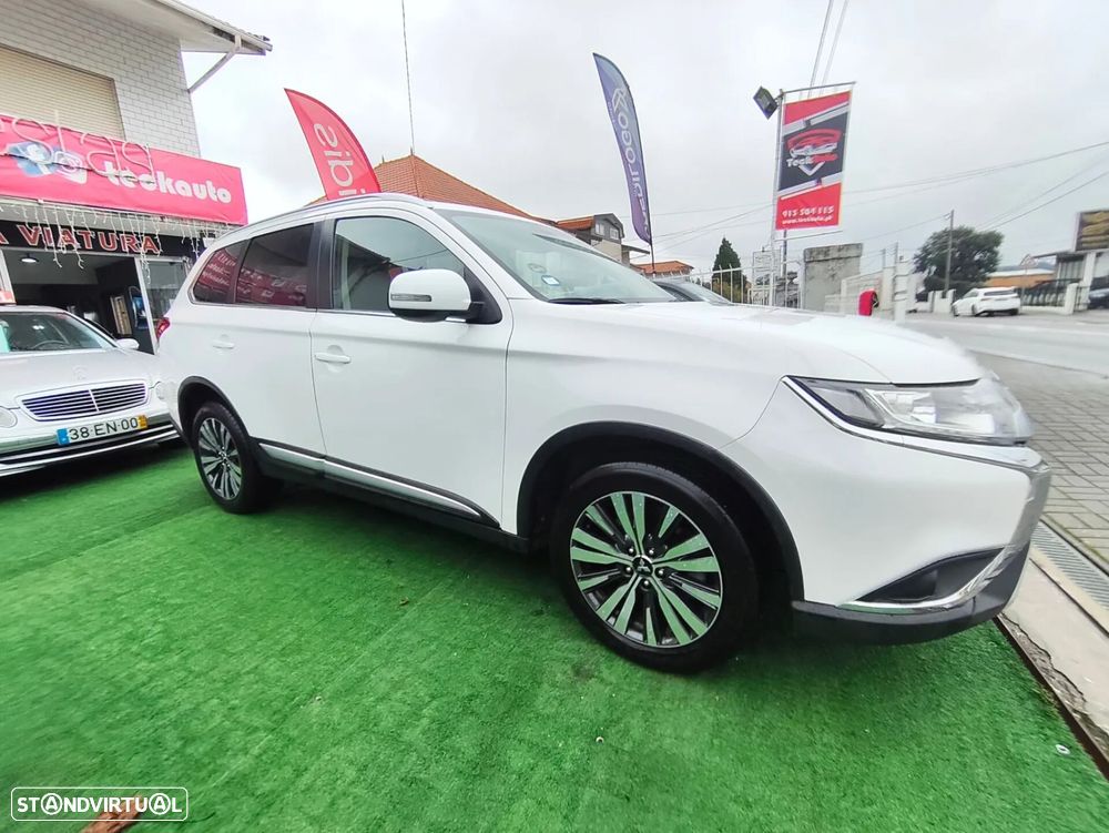 Mitsubishi Outlander - 10
