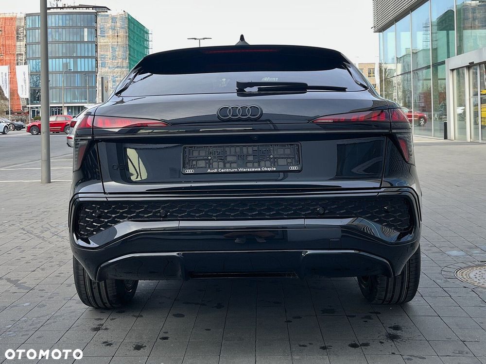 Audi Q3 Sportback - 13