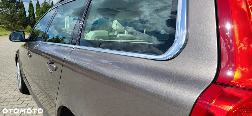 Volvo V70 D5 Geartronic Momentum - 10