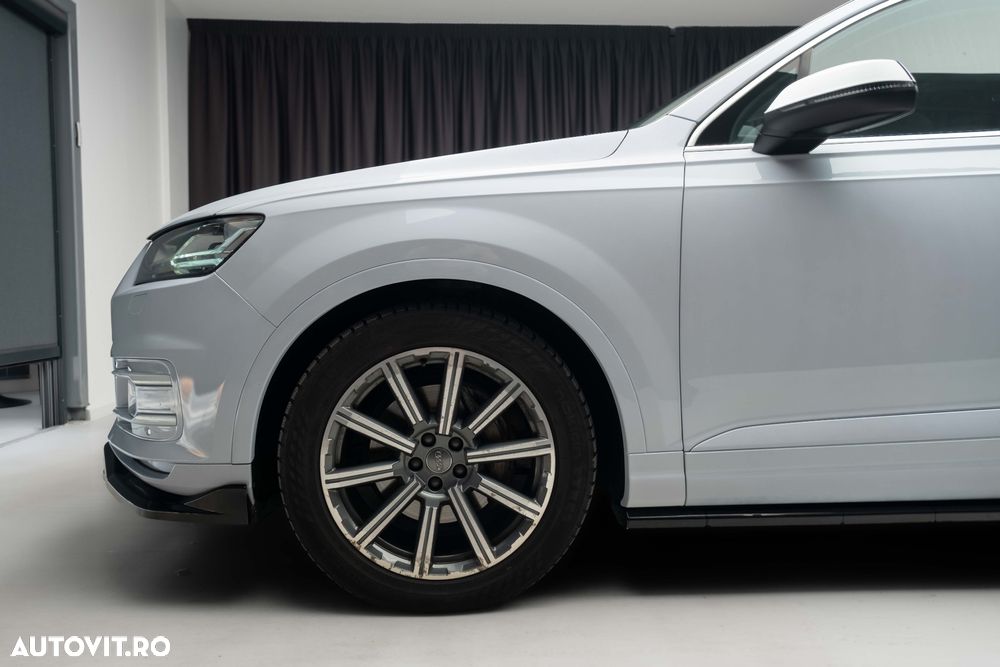 Audi Q7 ver-25t-awd-chequered-flag - 7