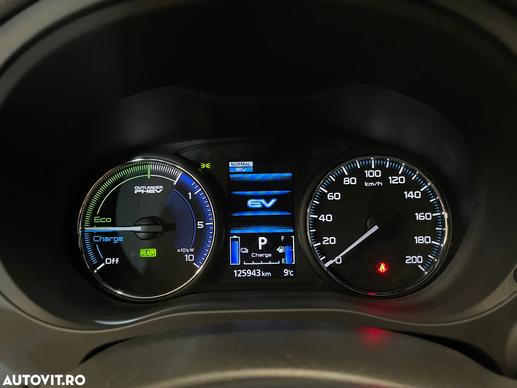Mitsubishi Outlander 2.4 4WD Plug-In Hybrid Top - 33