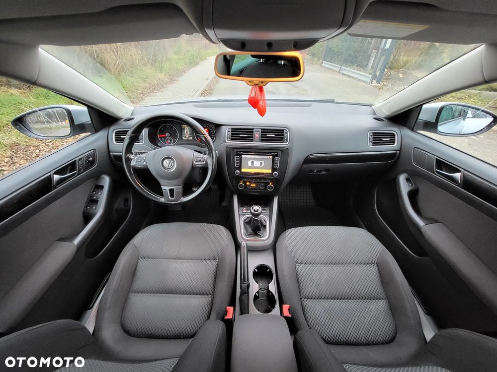 Volkswagen Jetta 1.6 TDI Blue Motion Technology Comfortline - 9