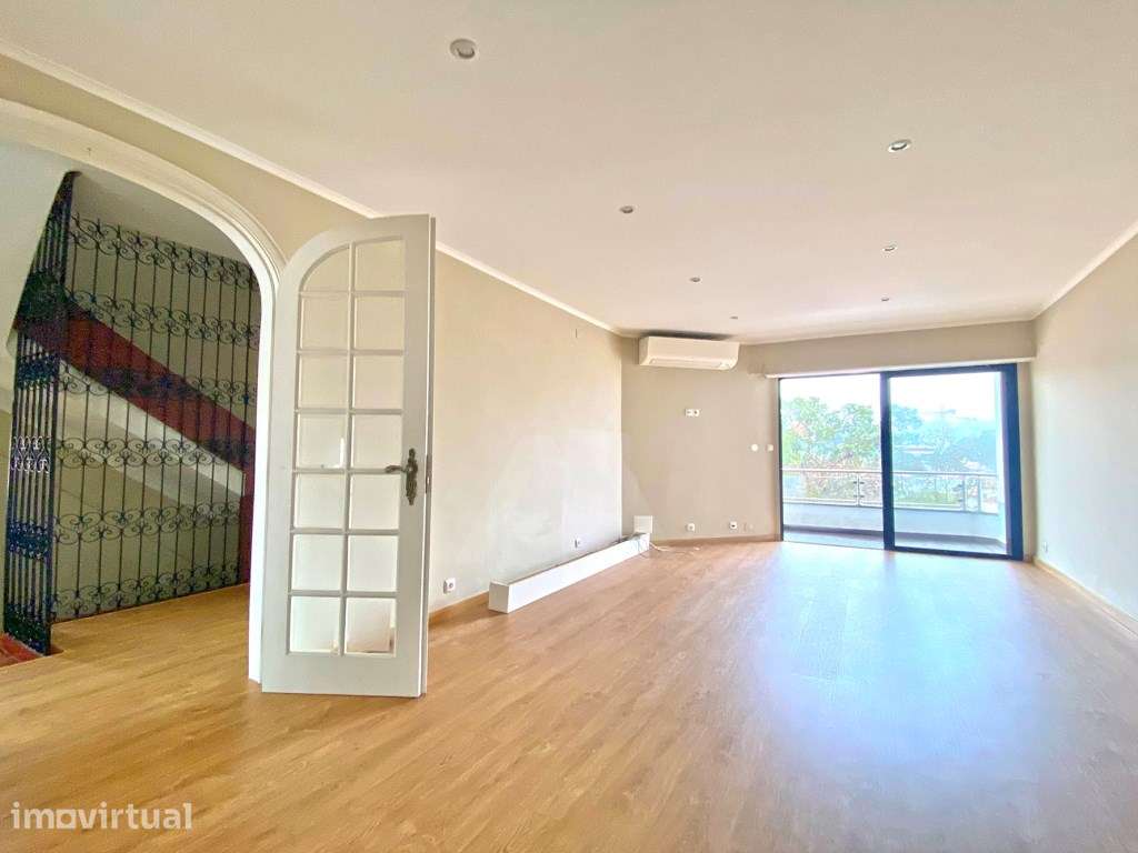 Apartamento T4 Duplex remodelado com vista mar, varandas e terraço ... - Grande imagem: 5/33