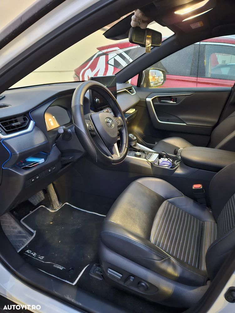 Toyota RAV4 2.5 VVT-iE 4x4 Luxury Plus - 6