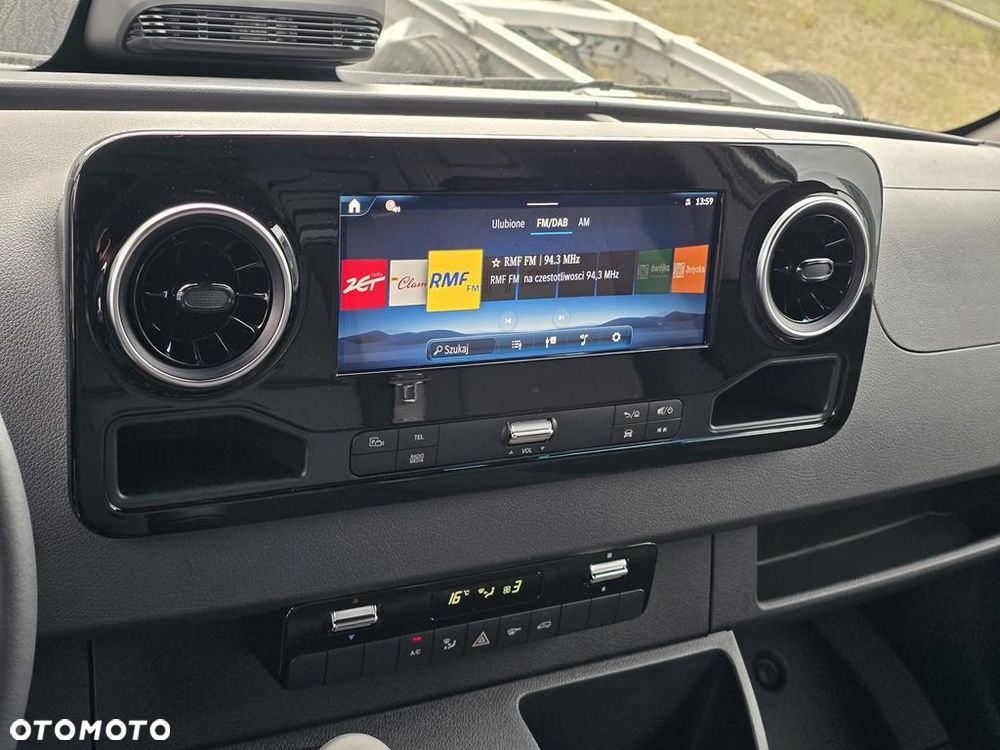 Mercedes-Benz Sprinter - 15