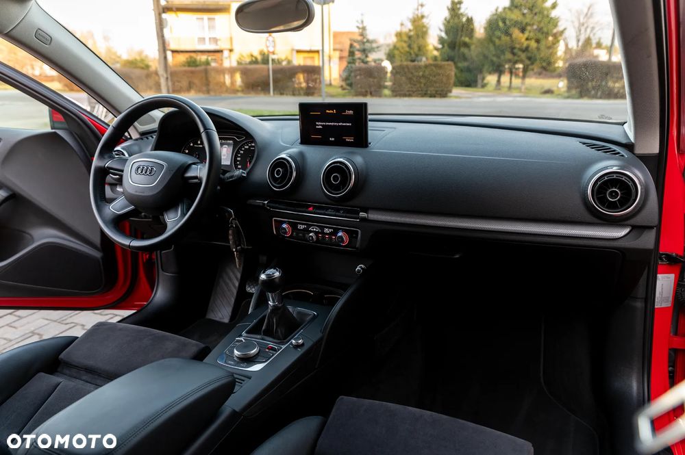 Audi A3 Sportback 1.4 TFSI Ambiente - 27