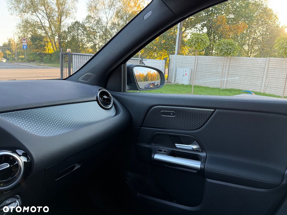 Mercedes-Benz GLA 200 Progressive - 19