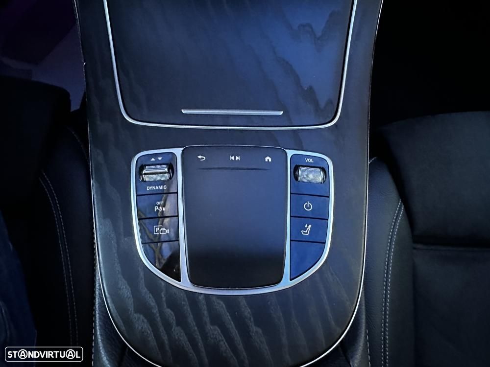 Mercedes-Benz E 300 de AMG Line - 53