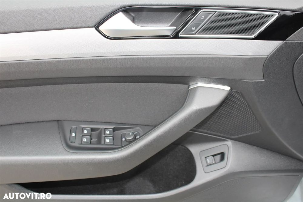 Volkswagen Passat Variant 2.0 TDI DSG Business - 9