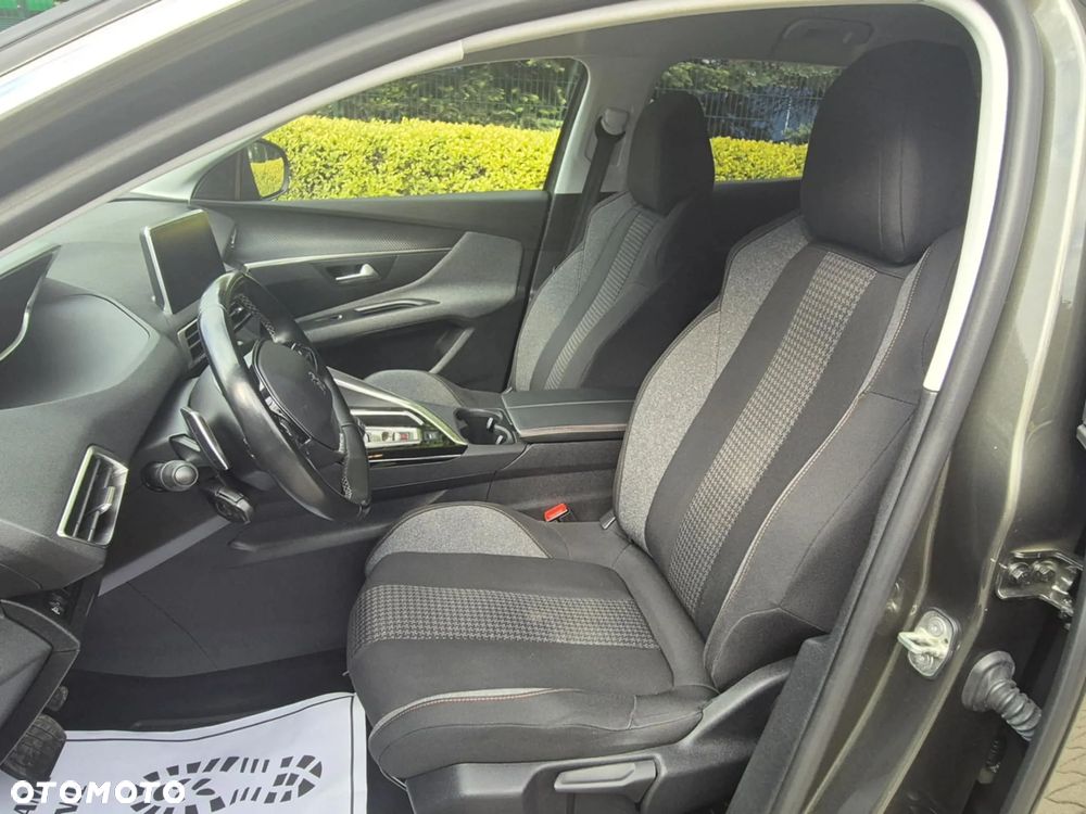 Peugeot 3008 1.5 BlueHDi Allure Pack S&S EAT8 - 14