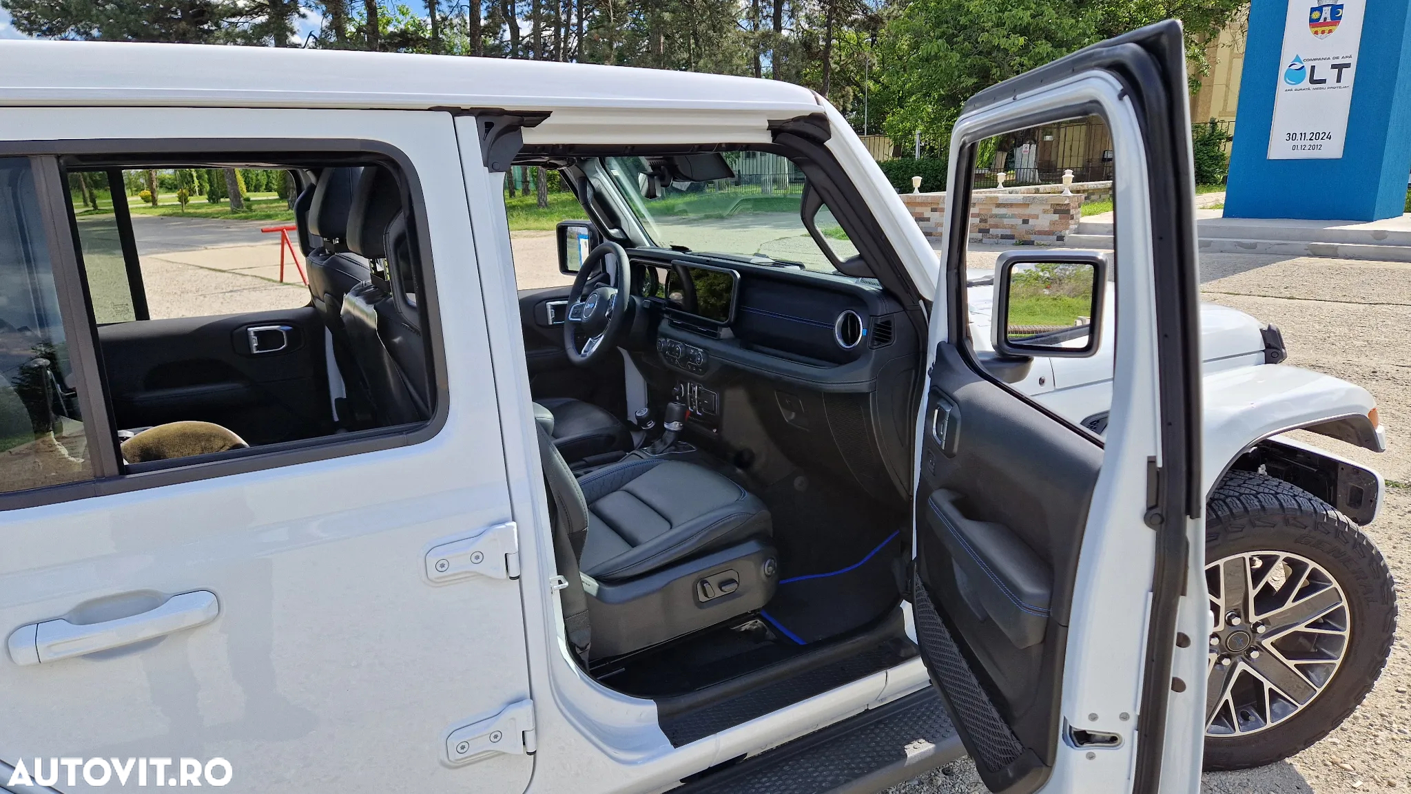 Jeep Wrangler - 11