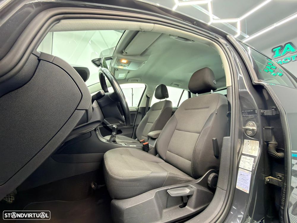 VW Golf 2.0 TDi Confortline - 19