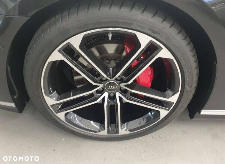Audi A8 - 8