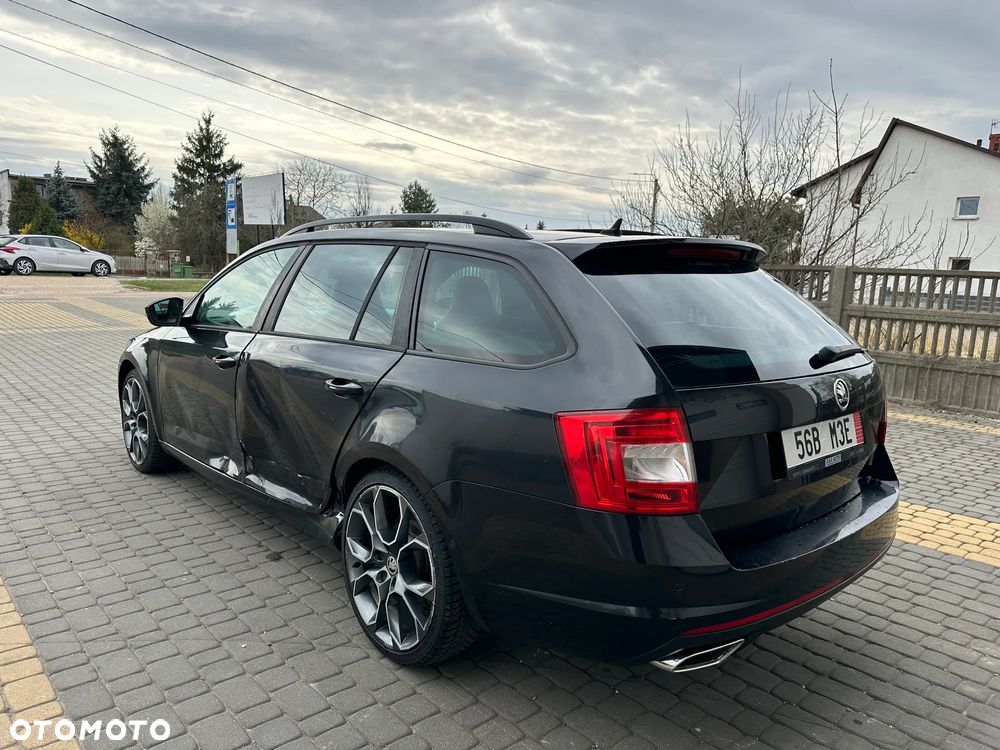 Skoda Octavia 2.0 TDI DSG RS - 23