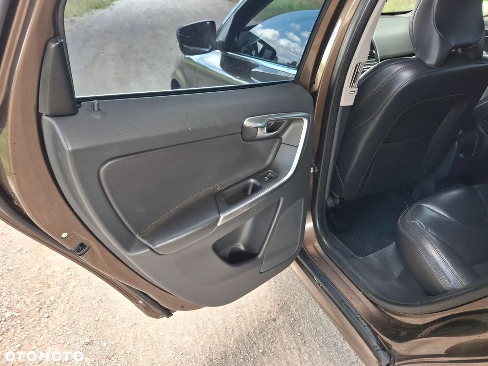 Volvo XC 60 D4 Drive-E Momentum - 23