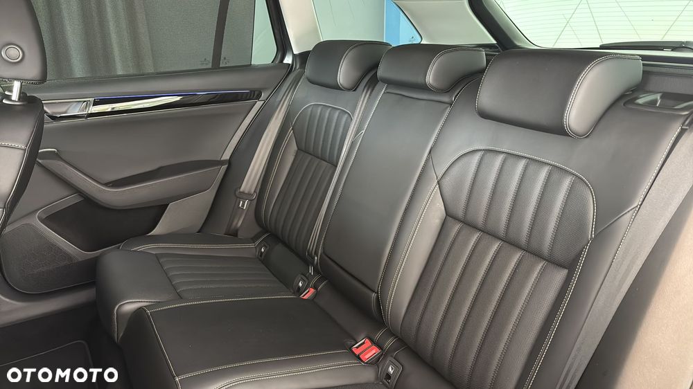 Skoda Superb 2.0 TDI SCR L&K DSG - 17