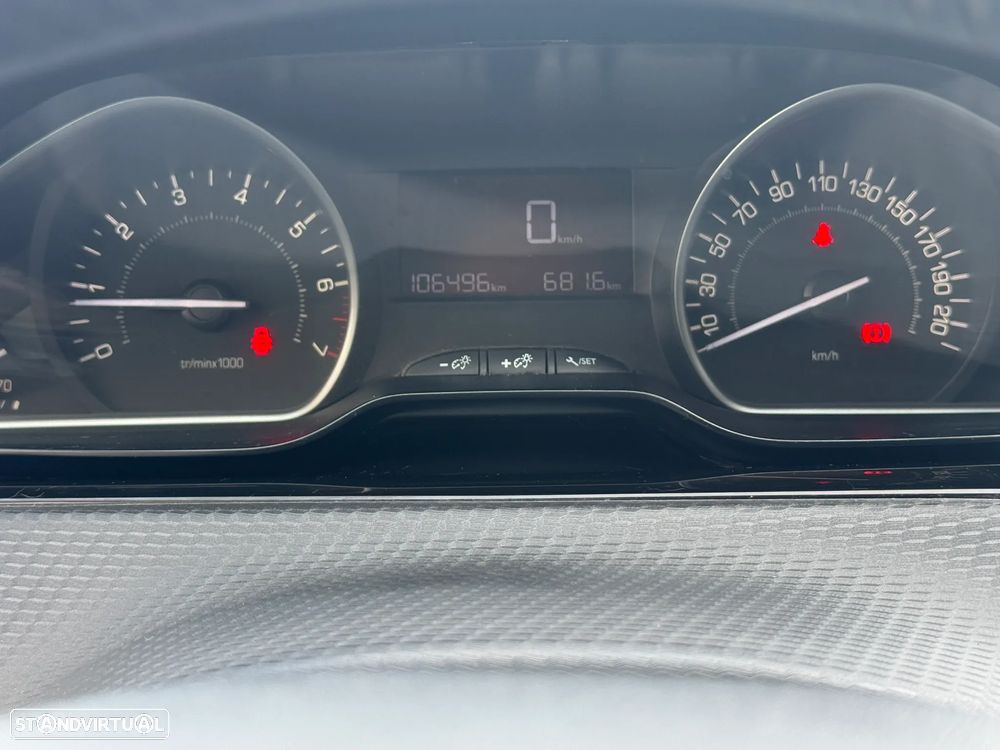 Peugeot 208 1.2 PureTech Active - 25