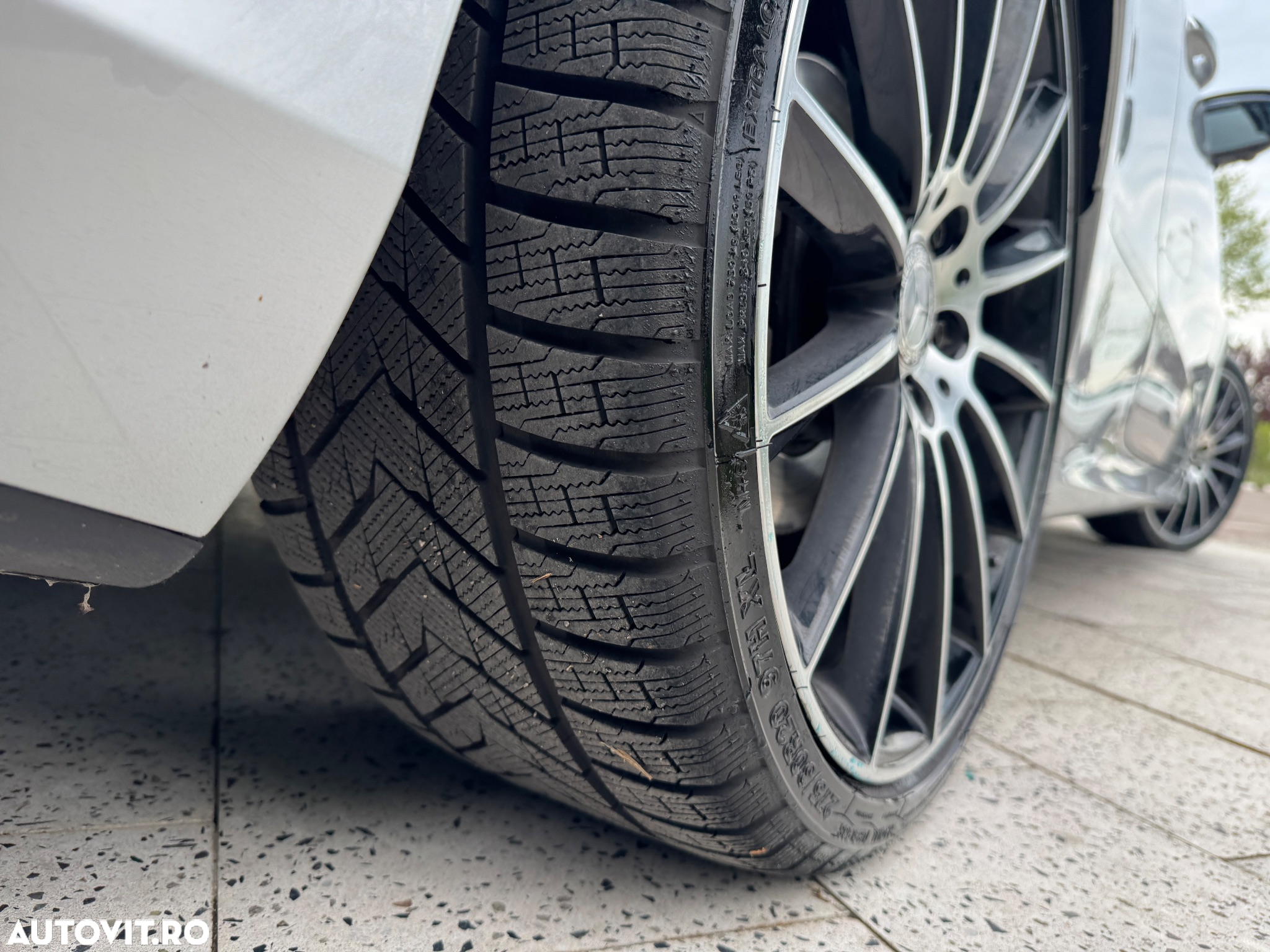 Mercedes-Benz E 220 d Coupe 9G-TRONIC AMG Line - 26