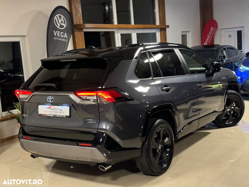 Toyota RAV4 2.5 4x4 Hybrid Team Deutschland - 3