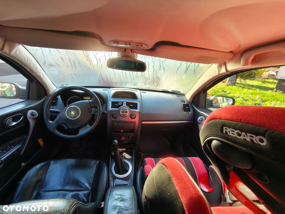 Renault Megane 2.0 dCi Privilege - 11