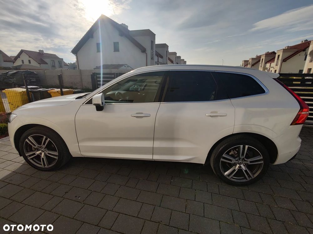 Volvo XC 60 T5 AWD Momentum - 2