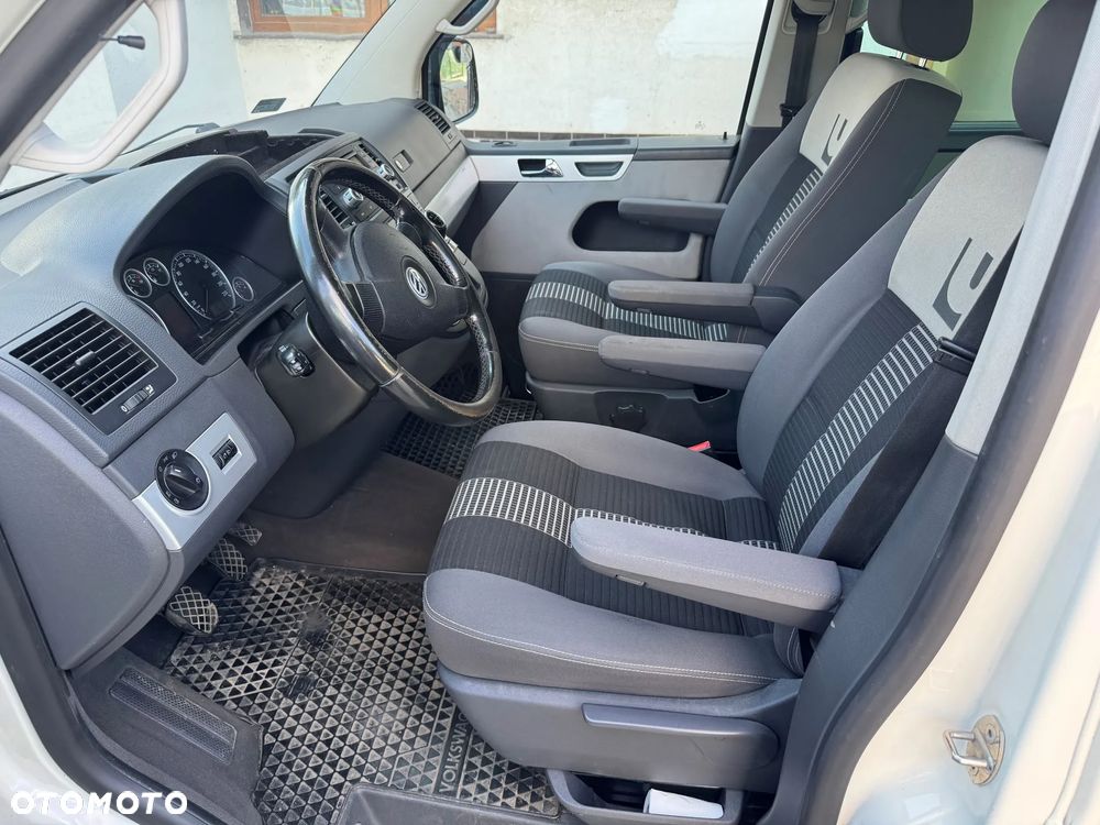 Volkswagen Multivan - 17