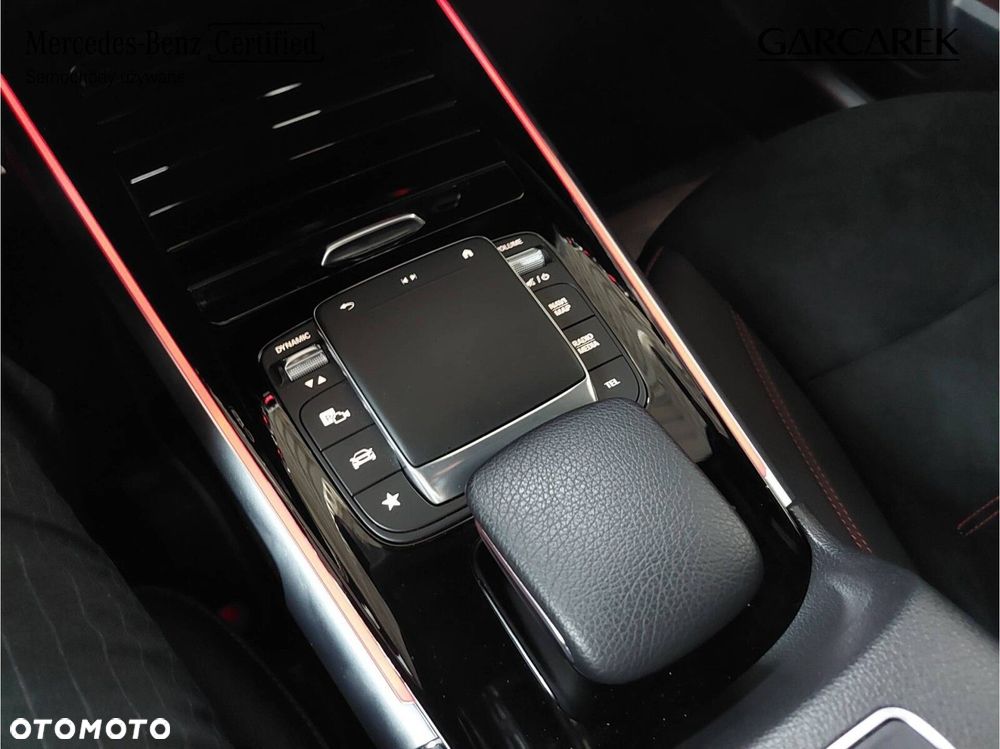 Mercedes-Benz GLB 200 4-Matic AMG Line 8G-DCT - 35