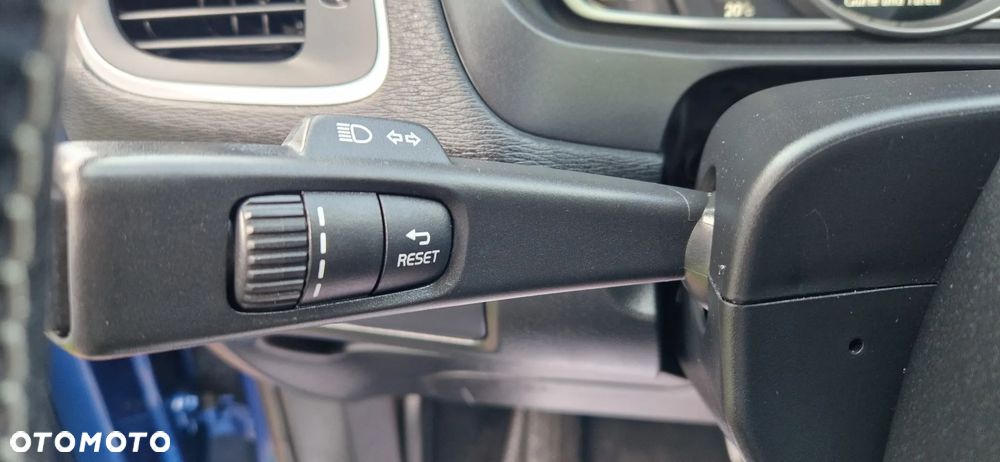 Volvo V40 D4 Geartronic RDesign - 24