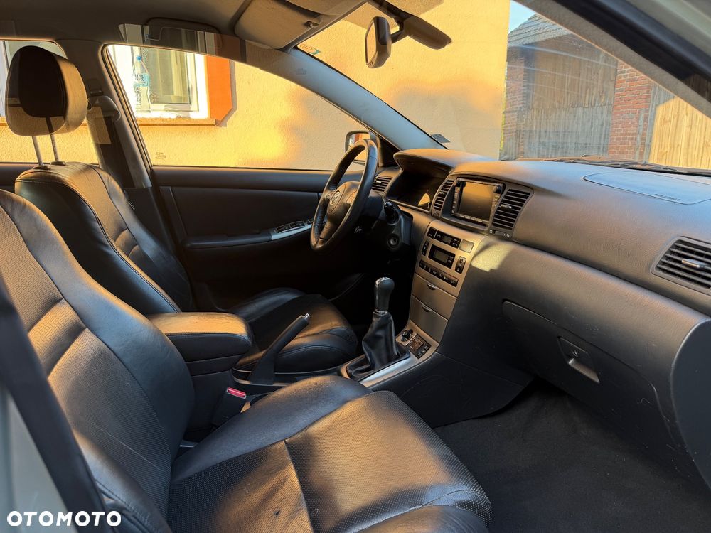 Toyota Corolla 1.6 VVT-i Sol - 11