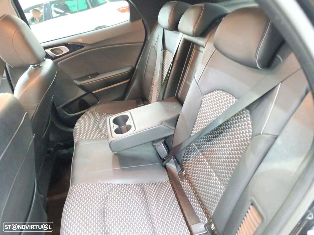 Kia XCeed 1.6 GDi PHEV Drive - 8