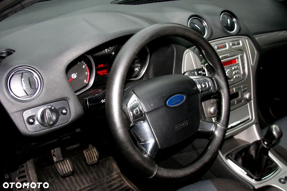 Ford Mondeo - 8