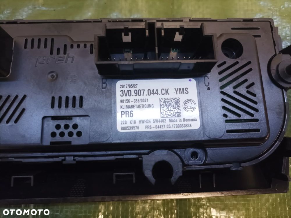 Skoda Superb III panel sterowania klimatyzacji 3V0907044CK - 3