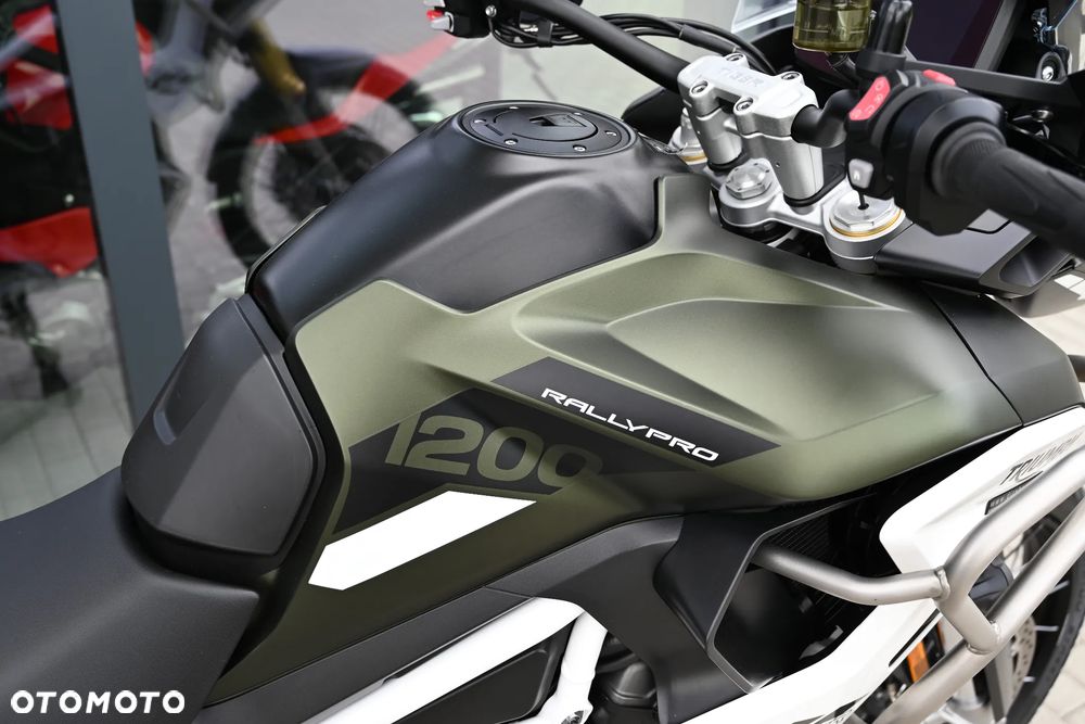 Triumph Tiger - 17