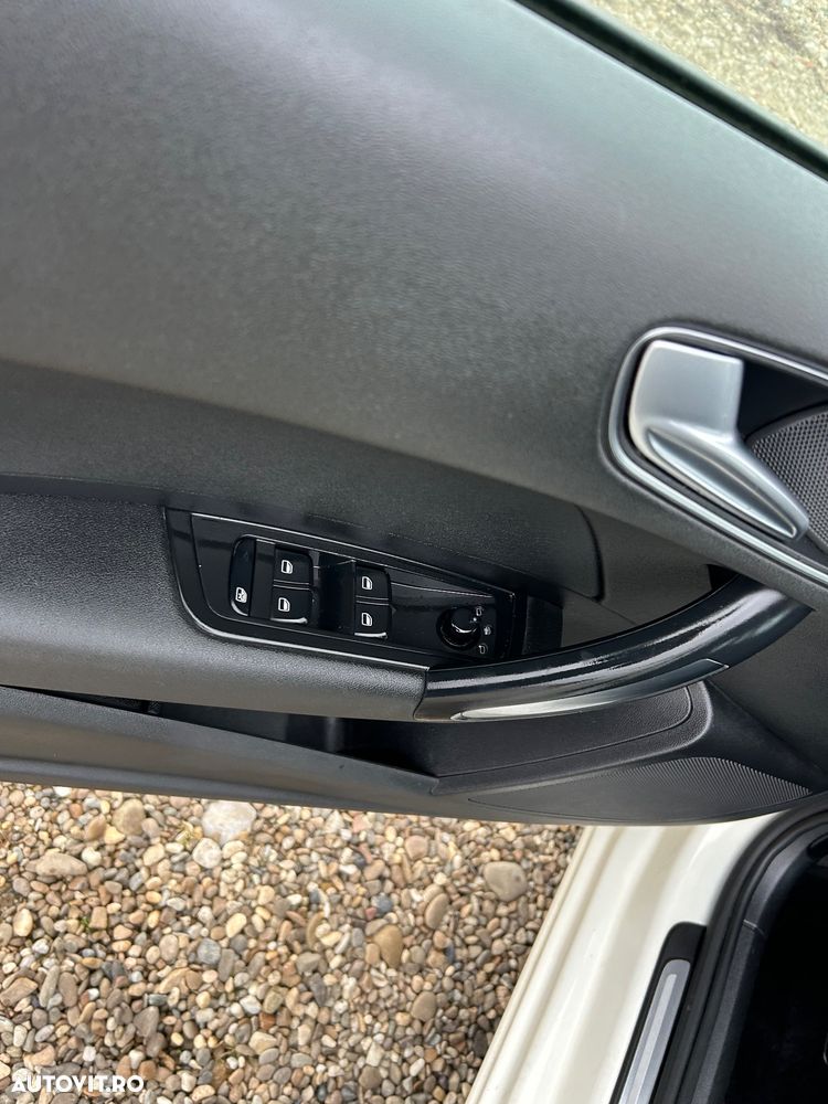 Audi A1 1.6 TDI ack Attraction - 17