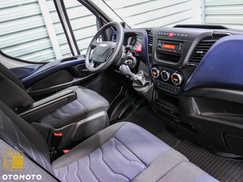 Iveco DAILY 35S15 KONTENER + WINDA 750 kg - 13