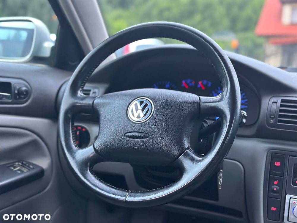 Volkswagen Passat 1.9 TDI - 17