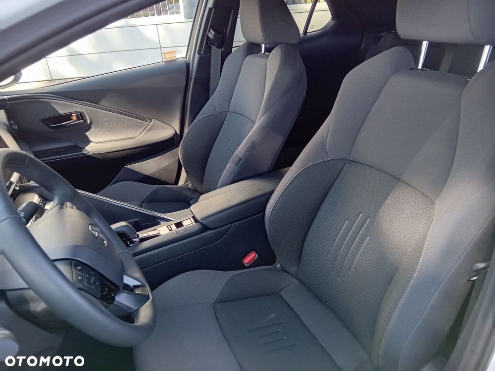 Toyota C-HR - 11