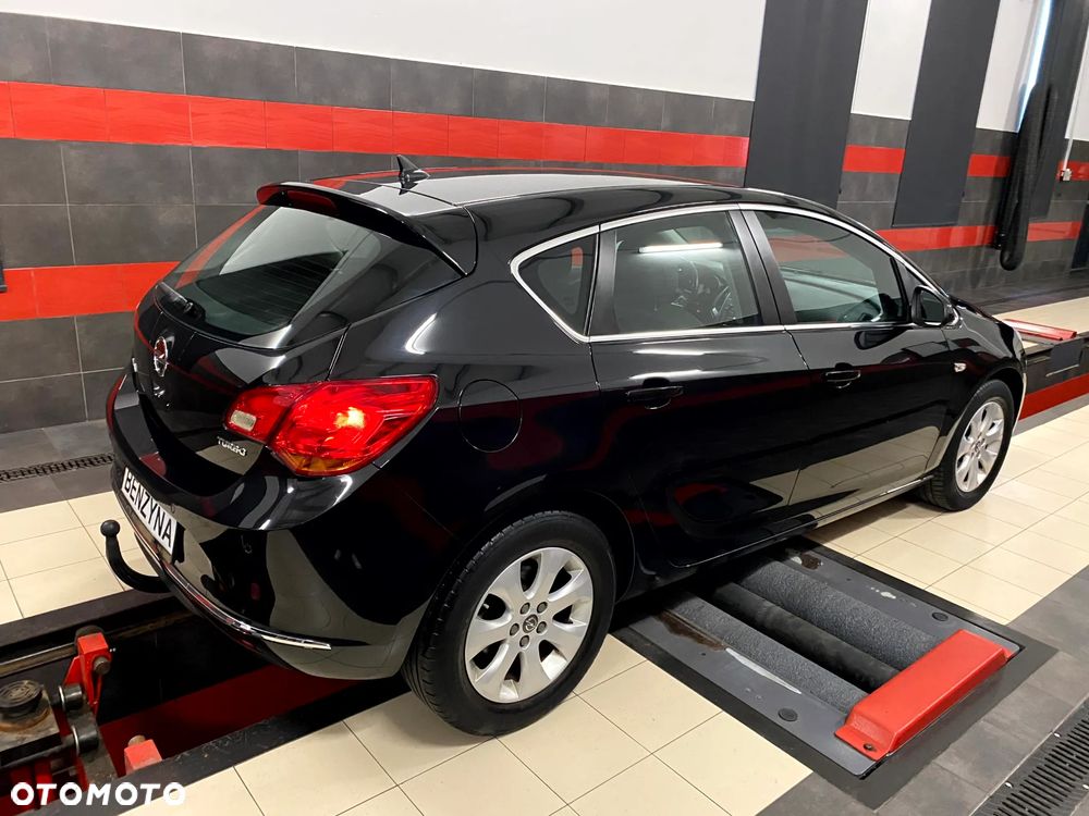 Opel Astra 1.4 T Cosmo S&S - 9