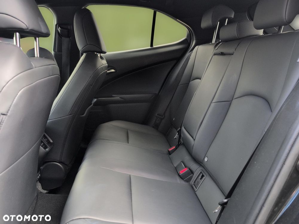Lexus UX - 14