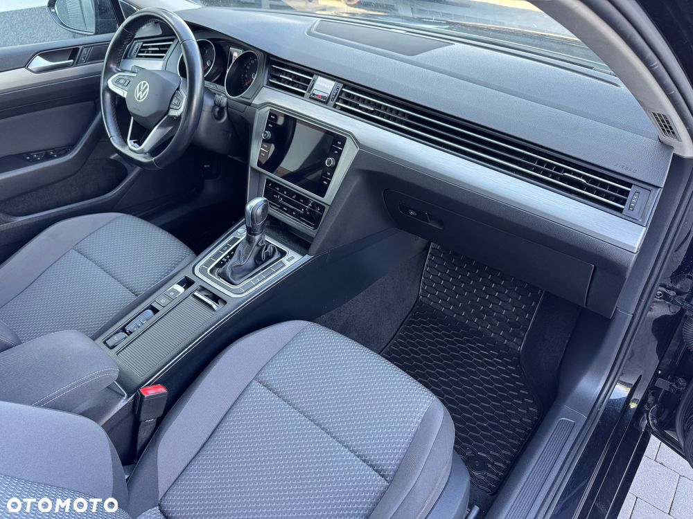 Volkswagen Passat Variant 2.0 TDI SCR DSG Elegance - 22