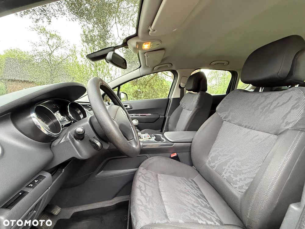 Peugeot 3008 1.6 HDi Premium - 17