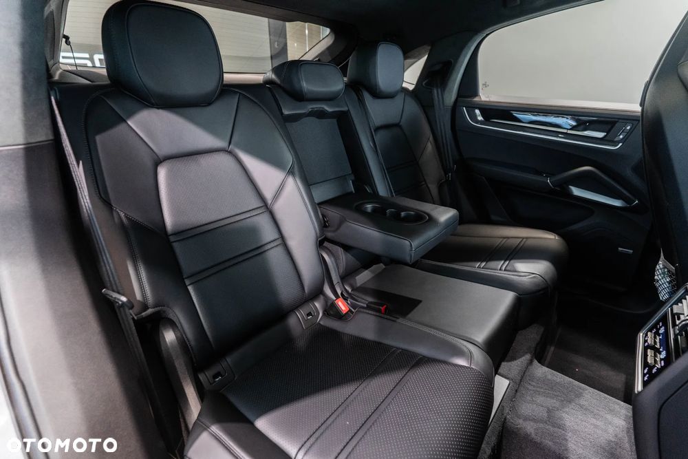 Porsche Cayenne Turbo E-Hybrid PHEV - 14