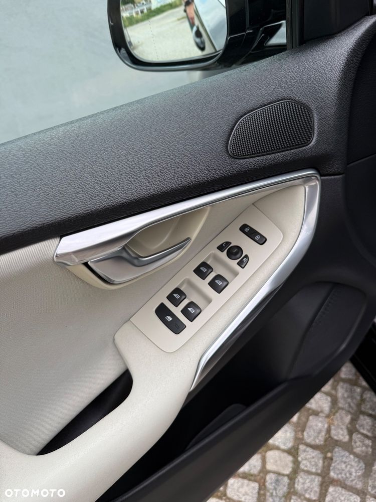 Volvo V40 D3 Geartronic Momentum - 13