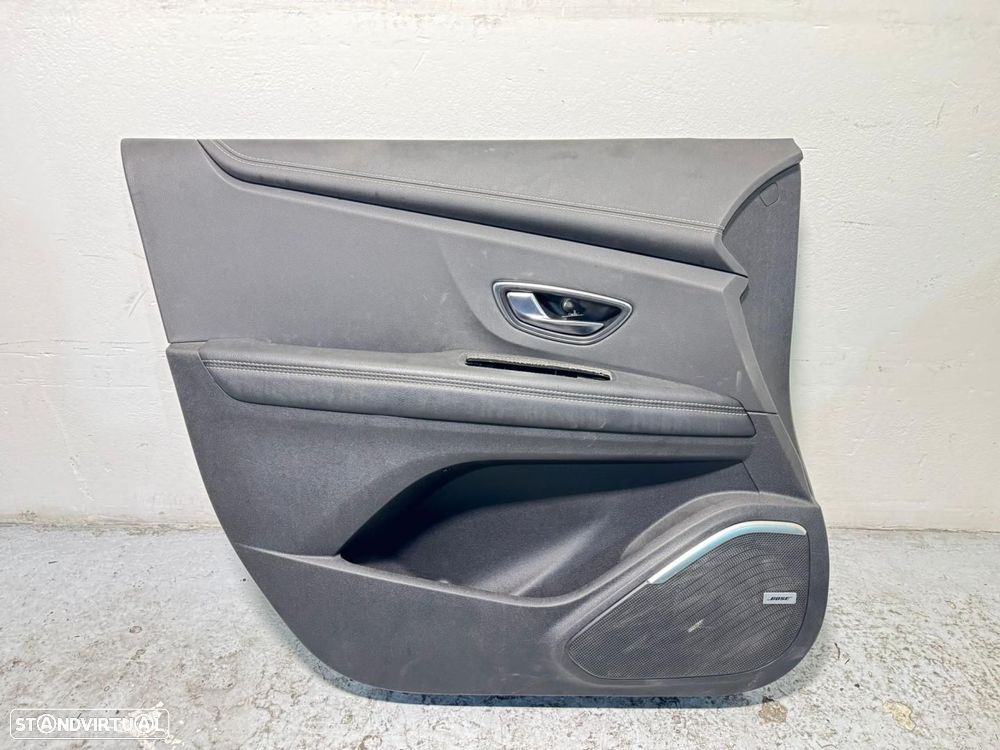 Conjunto de Bancos e Quartelas em Pele RENAULT GRAND SCENIC IV BOSE EDITION - 24